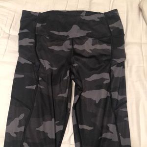 Brand new Athleta cropped leggings